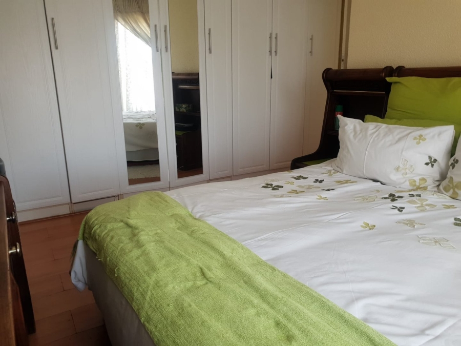 3 Bedroom Property for Sale in Mondeor Gauteng