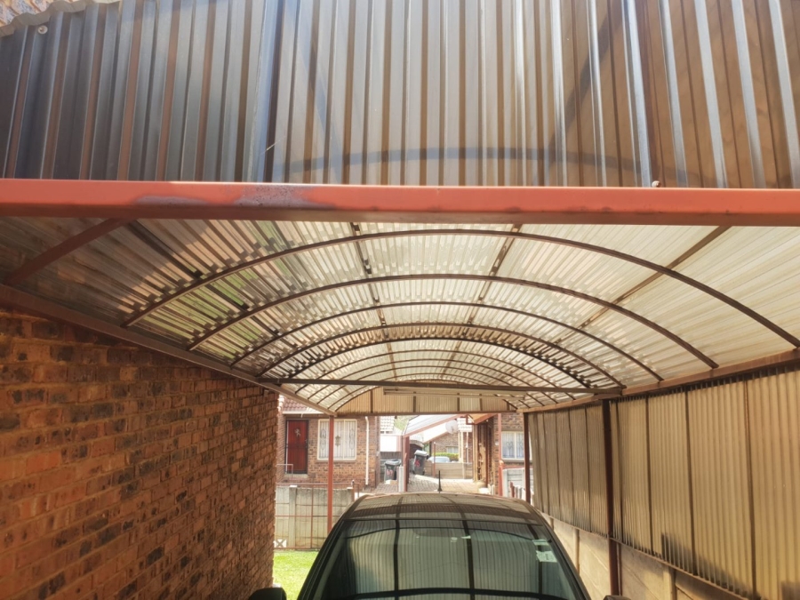 3 Bedroom Property for Sale in Mondeor Gauteng