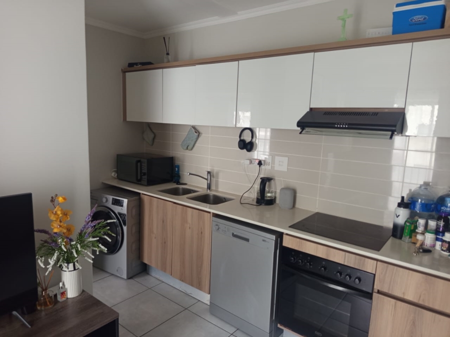 1 Bedroom Property for Sale in Crowthorne AH Gauteng