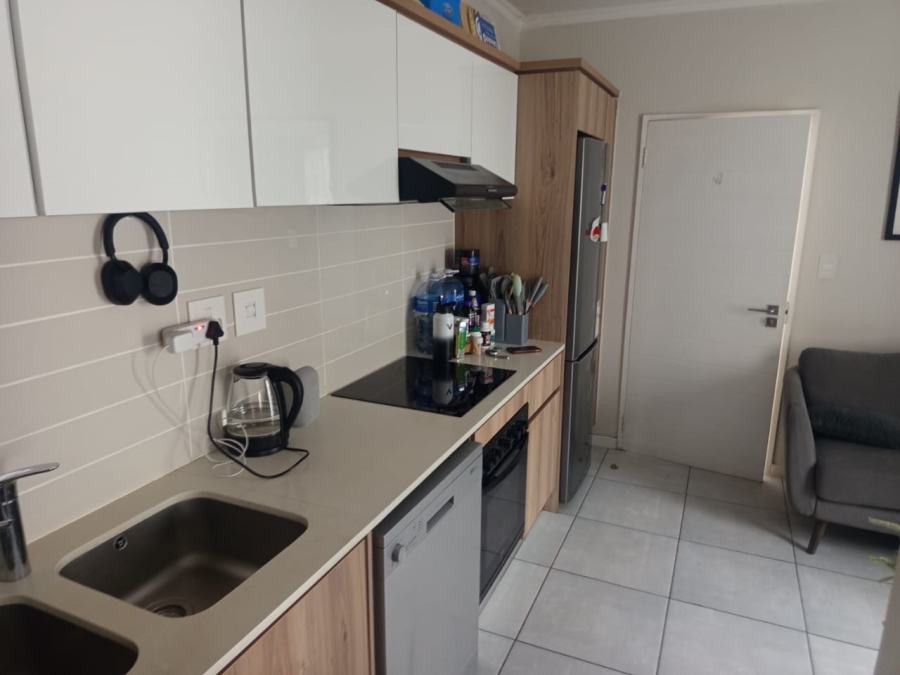 1 Bedroom Property for Sale in Crowthorne AH Gauteng