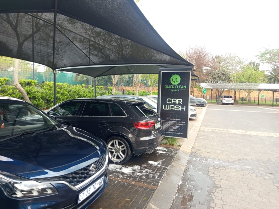 1 Bedroom Property for Sale in Crowthorne AH Gauteng