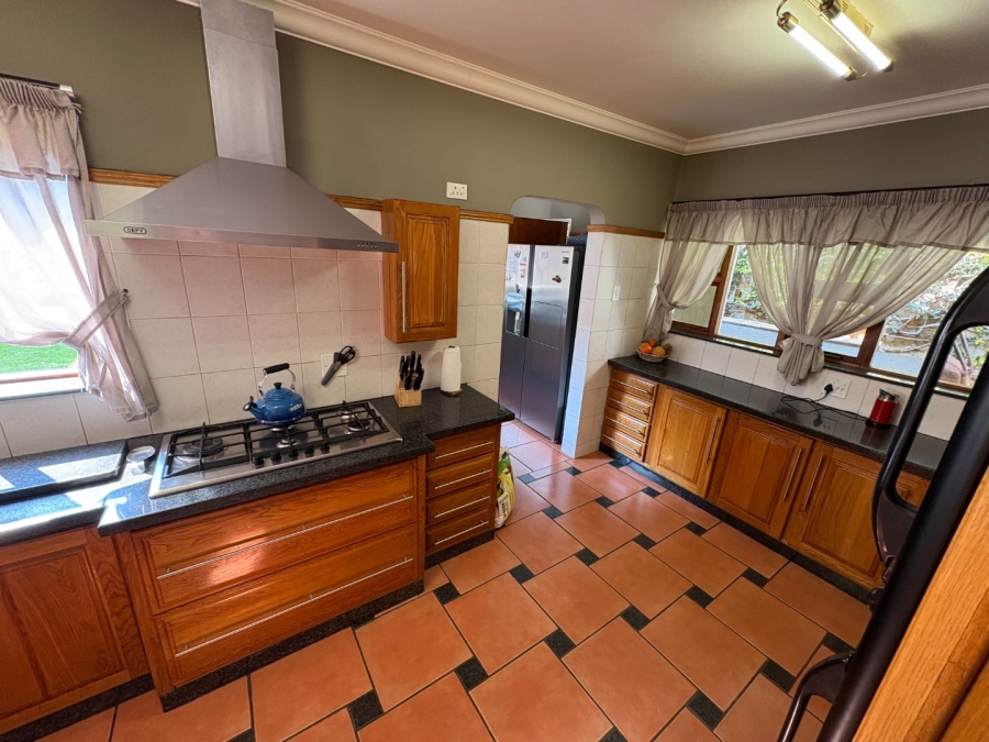 4 Bedroom Property for Sale in Garsfontein Gauteng