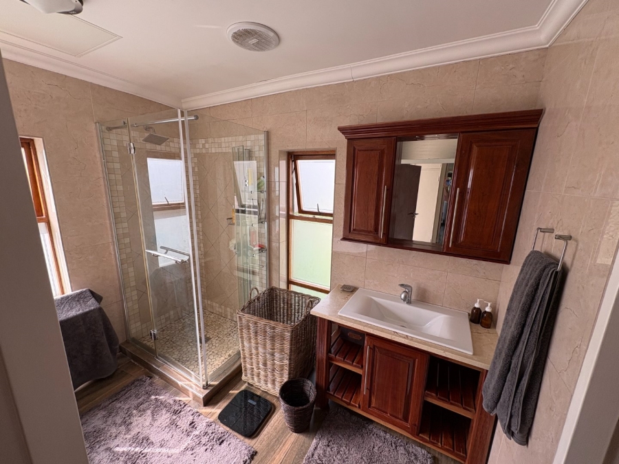4 Bedroom Property for Sale in Garsfontein Gauteng