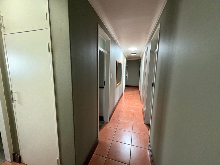 4 Bedroom Property for Sale in Garsfontein Gauteng