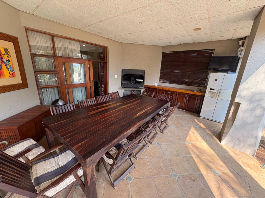 4 Bedroom Property for Sale in Garsfontein Gauteng