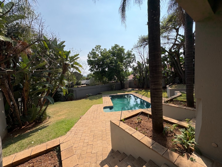 4 Bedroom Property for Sale in Garsfontein Gauteng