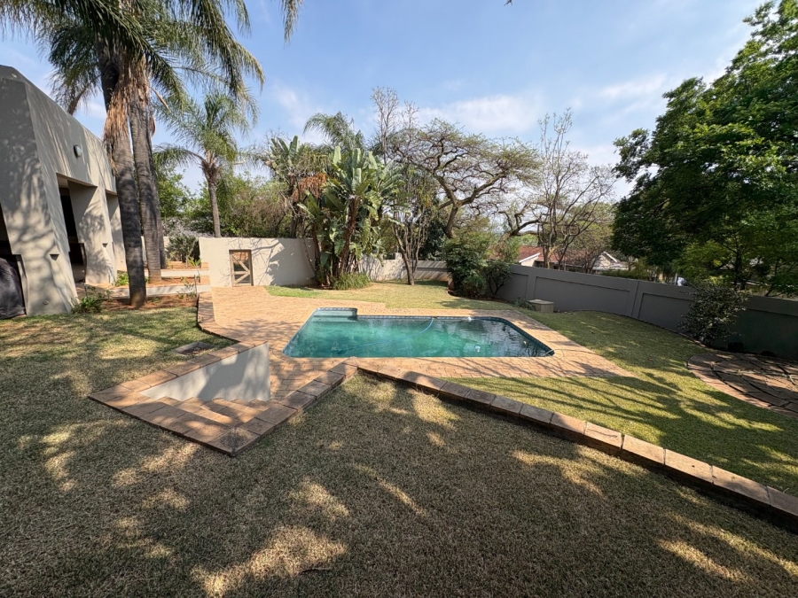 4 Bedroom Property for Sale in Garsfontein Gauteng