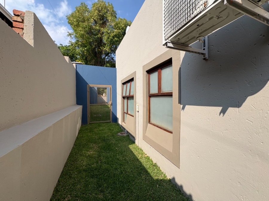 4 Bedroom Property for Sale in Garsfontein Gauteng