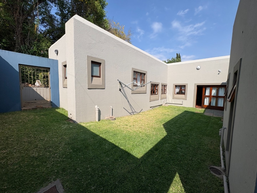 4 Bedroom Property for Sale in Garsfontein Gauteng