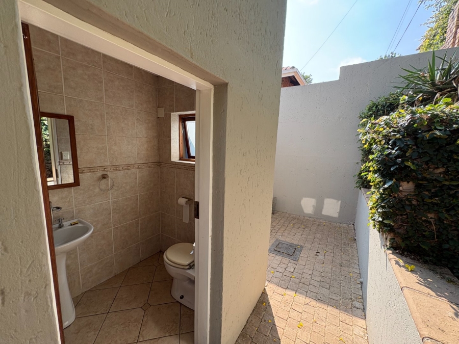 4 Bedroom Property for Sale in Garsfontein Gauteng