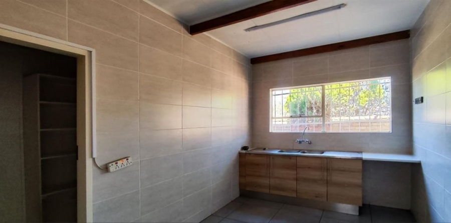 6 Bedroom Property for Sale in Terenure Gauteng