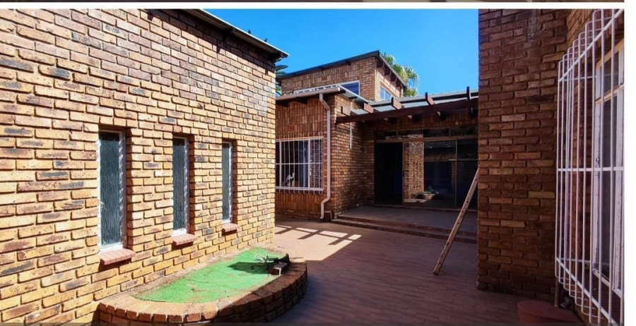 6 Bedroom Property for Sale in Terenure Gauteng