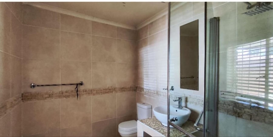 6 Bedroom Property for Sale in Terenure Gauteng
