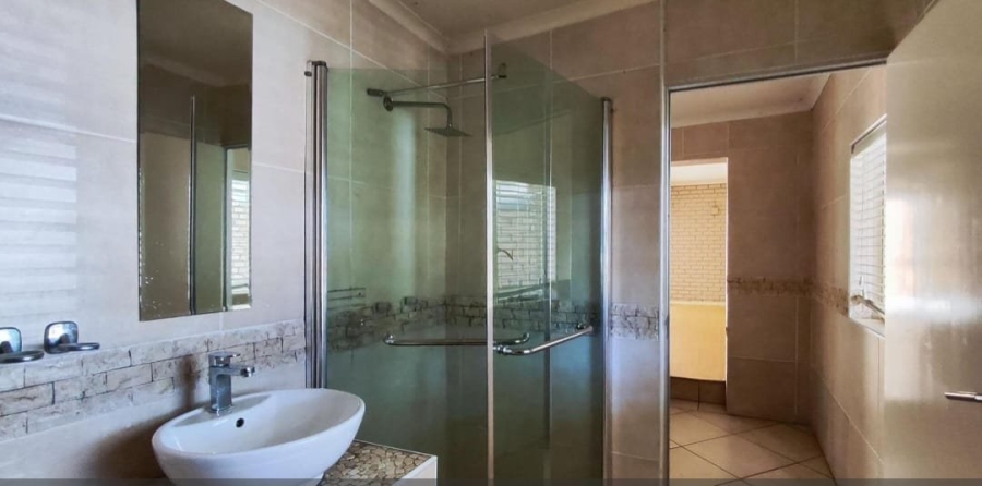 6 Bedroom Property for Sale in Terenure Gauteng