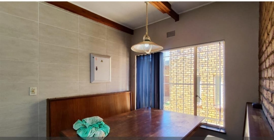 6 Bedroom Property for Sale in Terenure Gauteng