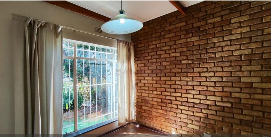 6 Bedroom Property for Sale in Terenure Gauteng