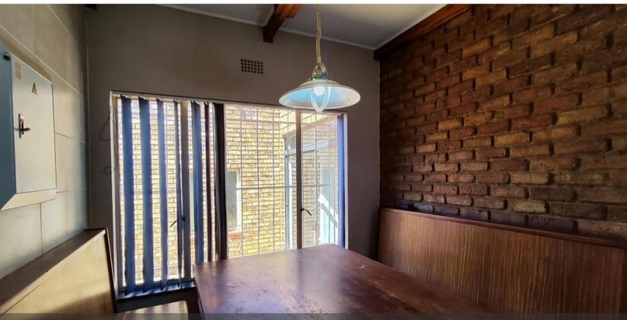 6 Bedroom Property for Sale in Terenure Gauteng