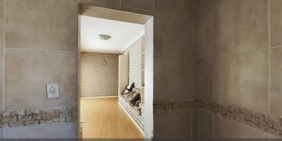 6 Bedroom Property for Sale in Terenure Gauteng