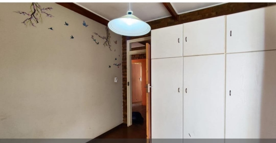 6 Bedroom Property for Sale in Terenure Gauteng