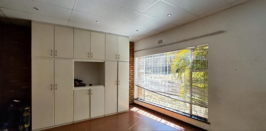 6 Bedroom Property for Sale in Terenure Gauteng