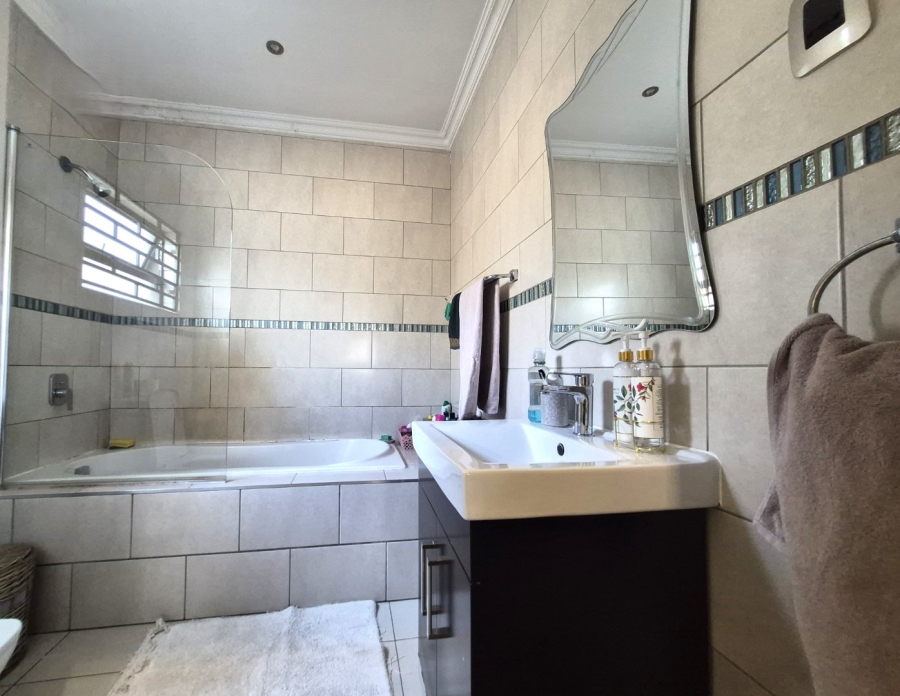 3 Bedroom Property for Sale in Sagewood Gauteng