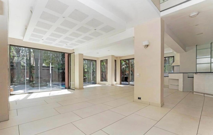 To Let 8 Bedroom Property for Rent in Atholl Gauteng