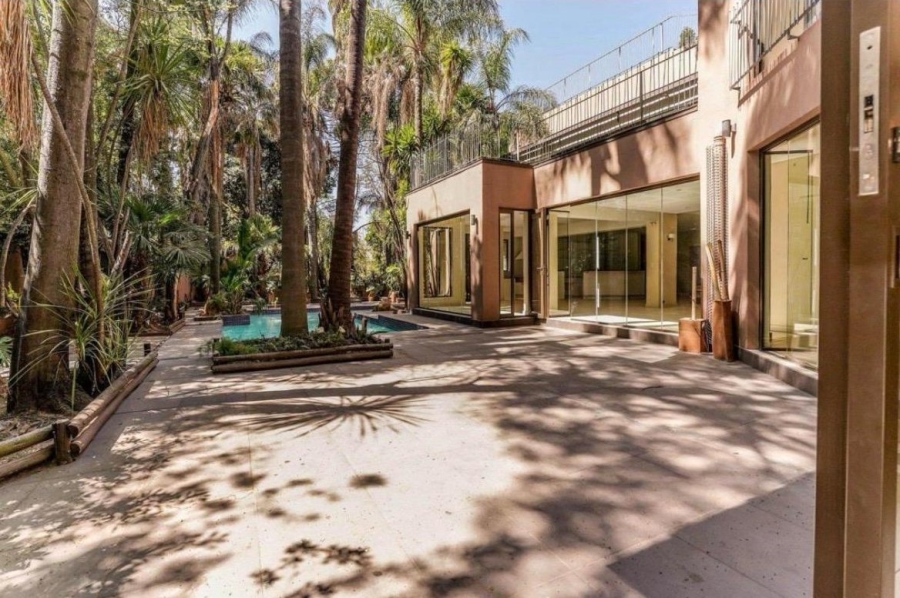 To Let 8 Bedroom Property for Rent in Atholl Gauteng