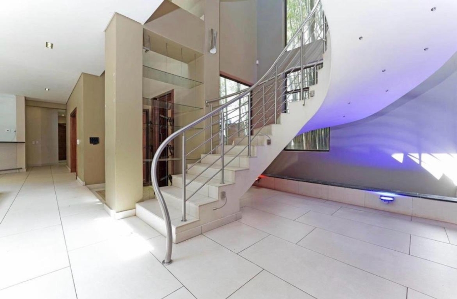 To Let 8 Bedroom Property for Rent in Atholl Gauteng