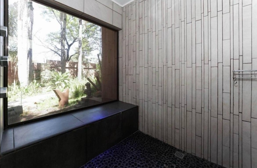 To Let 8 Bedroom Property for Rent in Atholl Gauteng