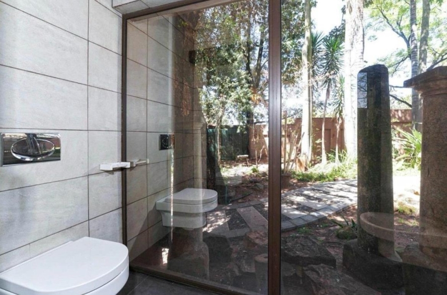To Let 8 Bedroom Property for Rent in Atholl Gauteng