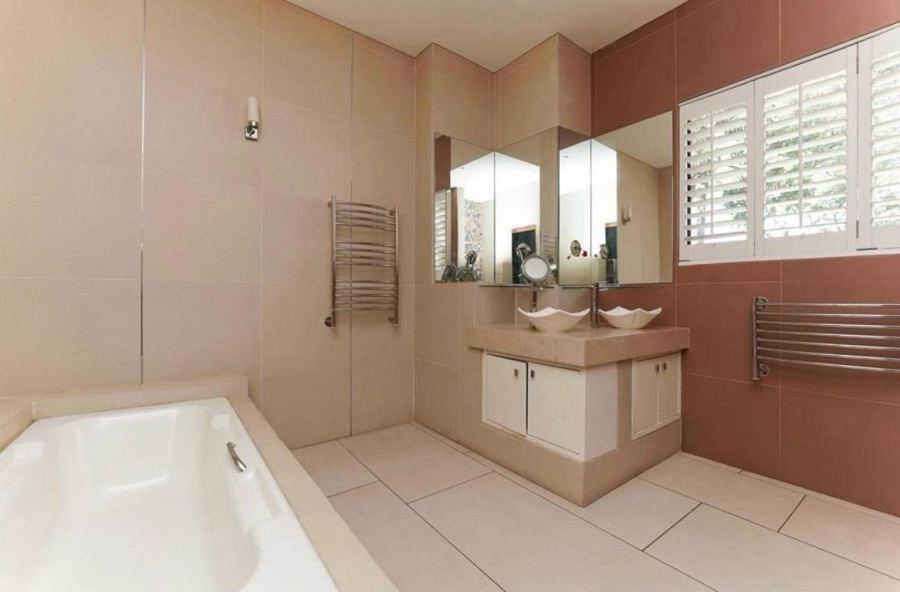 To Let 8 Bedroom Property for Rent in Atholl Gauteng