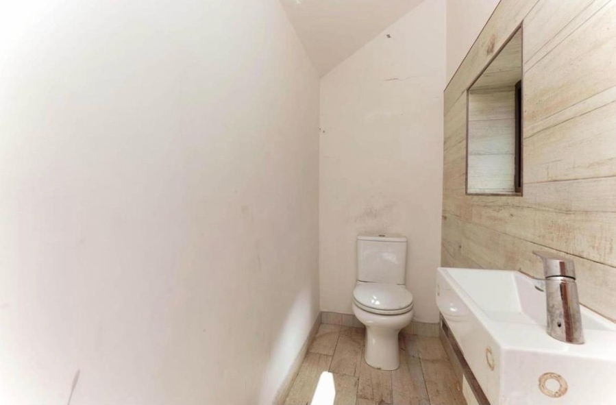 To Let 8 Bedroom Property for Rent in Atholl Gauteng