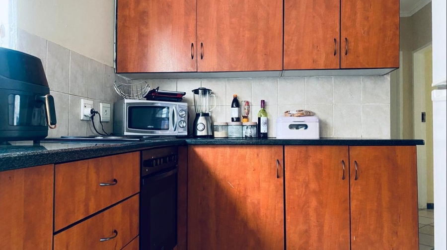 2 Bedroom Property for Sale in Halfway House Gauteng