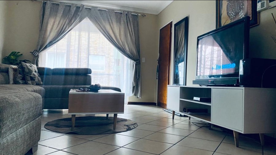2 Bedroom Property for Sale in Halfway House Gauteng