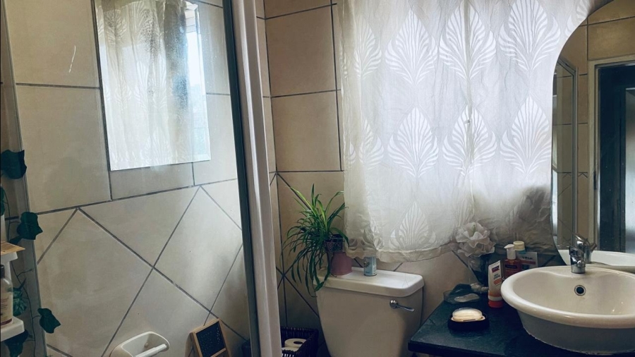2 Bedroom Property for Sale in Halfway House Gauteng