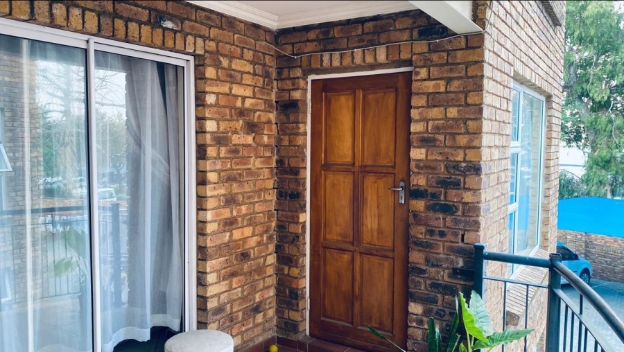 2 Bedroom Property for Sale in Halfway House Gauteng