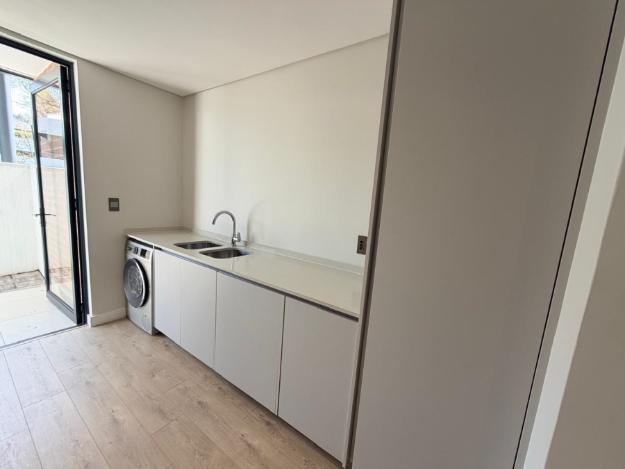 To Let 2 Bedroom Property for Rent in Sandringham Gauteng