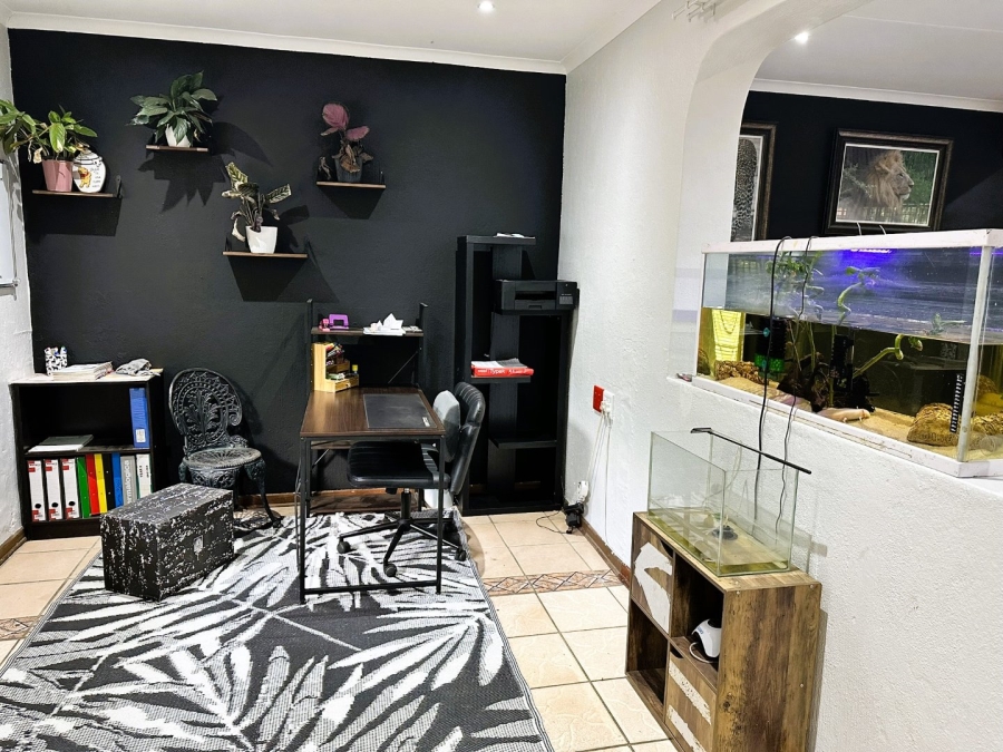 To Let 3 Bedroom Property for Rent in Northwold Gauteng