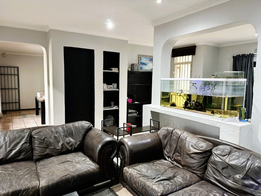 To Let 3 Bedroom Property for Rent in Northwold Gauteng