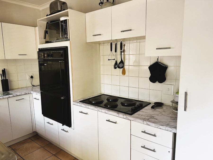 To Let 3 Bedroom Property for Rent in Northwold Gauteng
