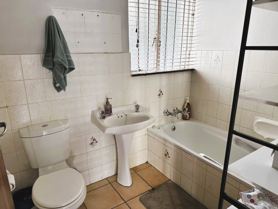 To Let 3 Bedroom Property for Rent in Northwold Gauteng