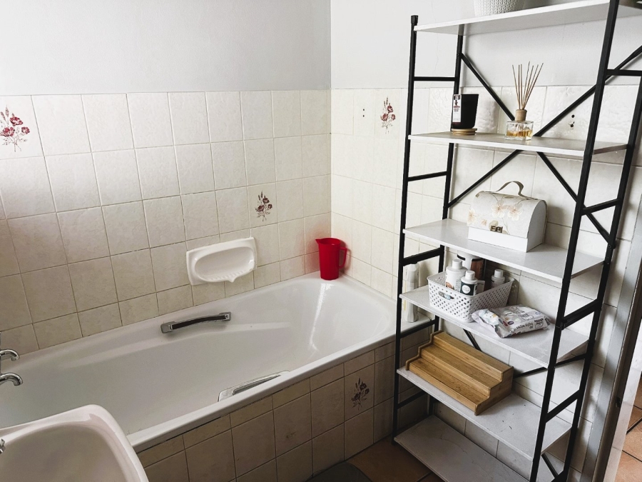 To Let 3 Bedroom Property for Rent in Northwold Gauteng