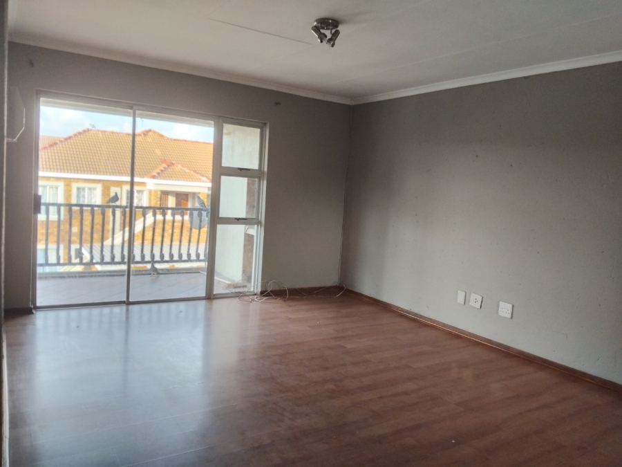 To Let 2 Bedroom Property for Rent in Vorna Valley Gauteng
