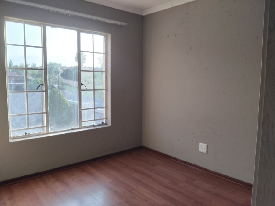 To Let 2 Bedroom Property for Rent in Vorna Valley Gauteng