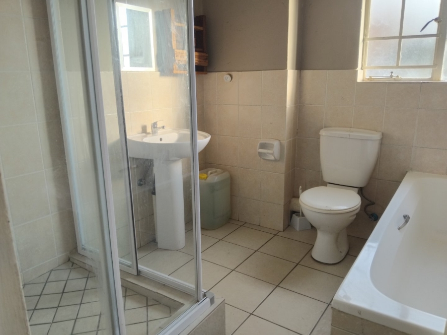 To Let 2 Bedroom Property for Rent in Vorna Valley Gauteng