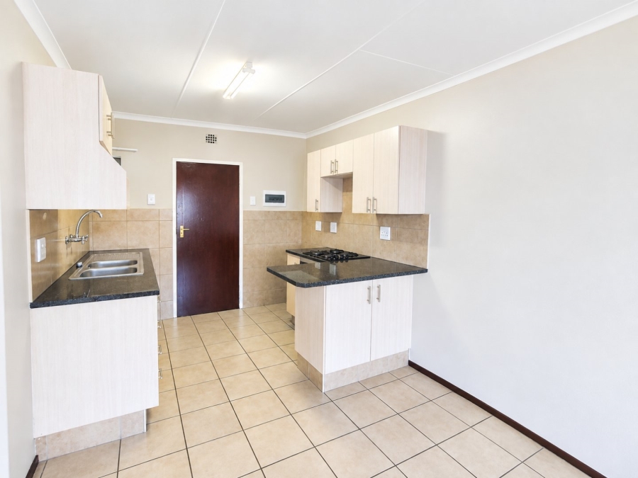 2 Bedroom Property for Sale in Noordwyk Gauteng