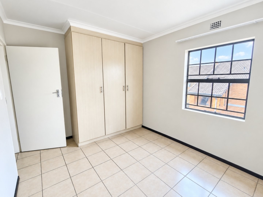 2 Bedroom Property for Sale in Noordwyk Gauteng
