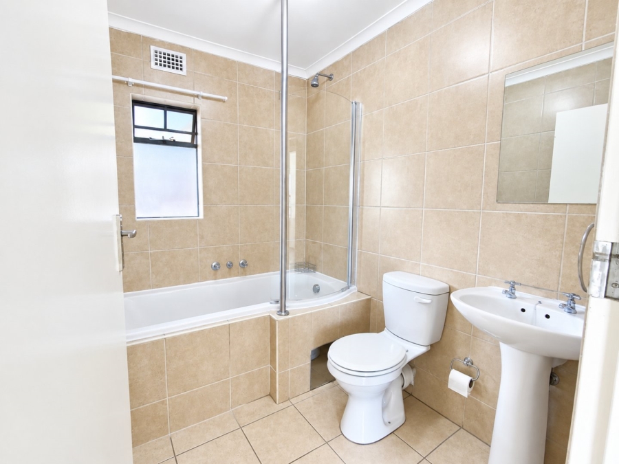 2 Bedroom Property for Sale in Noordwyk Gauteng