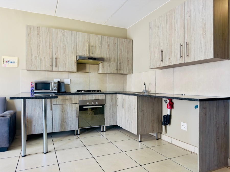 2 Bedroom Property for Sale in Glen Austin Gauteng
