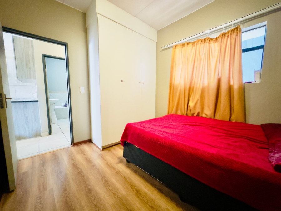 2 Bedroom Property for Sale in Glen Austin Gauteng